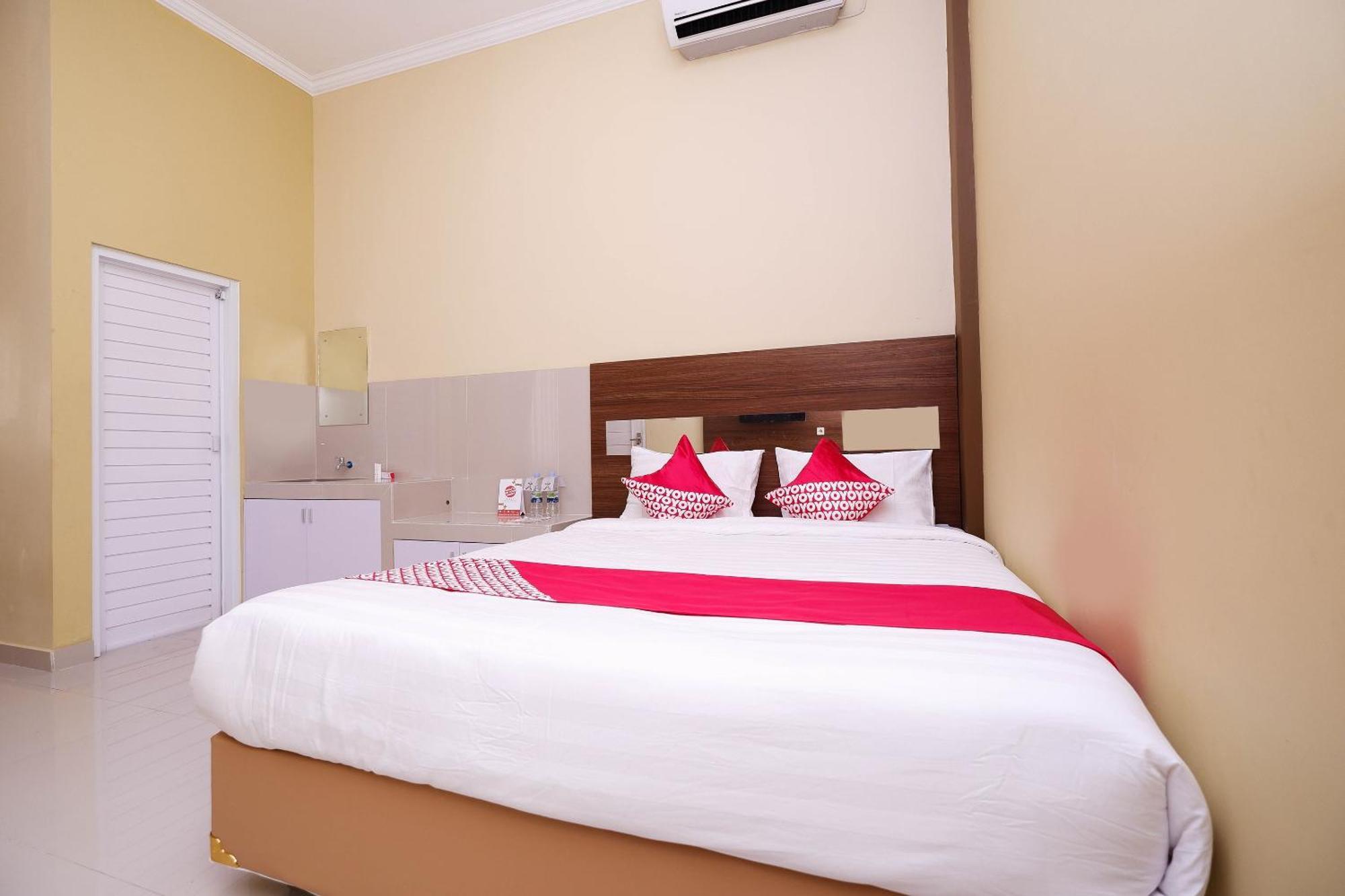 Hotel Super Oyo 1506 Shabrina 2 Syariah Solo Zewnętrze zdjęcie