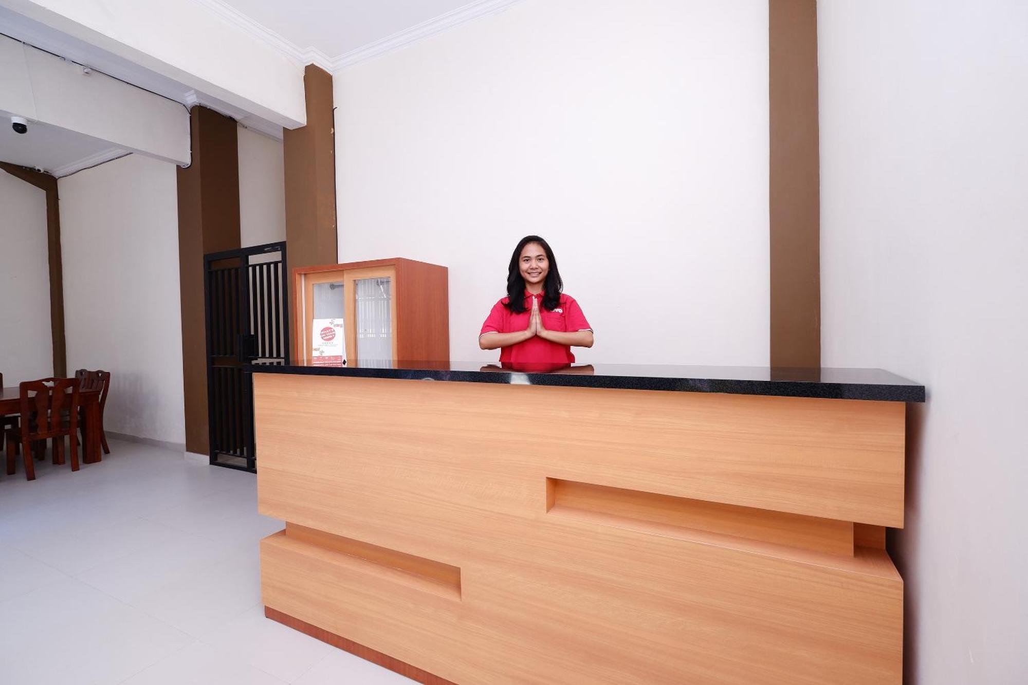 Hotel Super Oyo 1506 Shabrina 2 Syariah Solo Zewnętrze zdjęcie